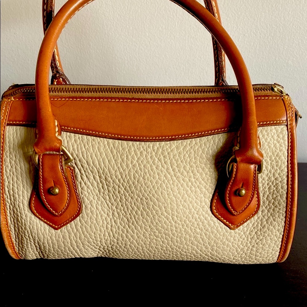 Dooney & Bourke Orange and Cream Leather Bag - Picture 5 of 12